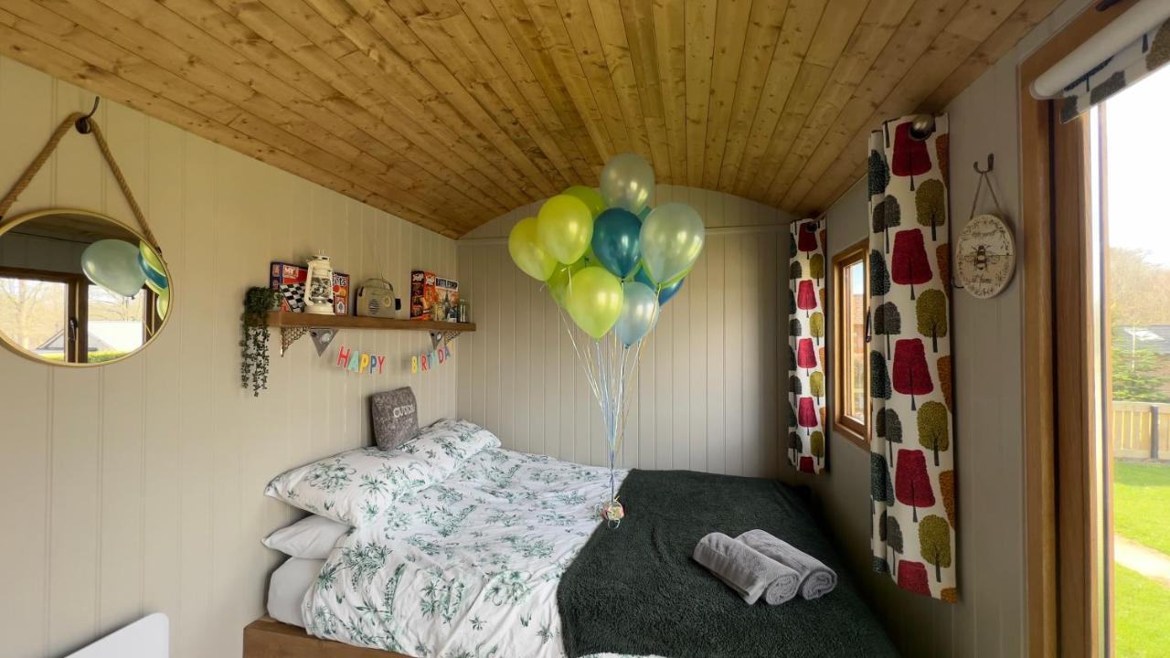 Shepherds Hut At Cedar Gables Lamberhurst Екстер'єр фото
